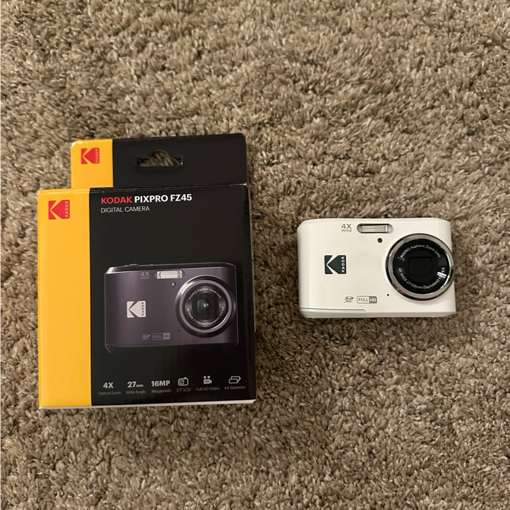 Kodak PIXPRO FZ45 Digital Camera - White